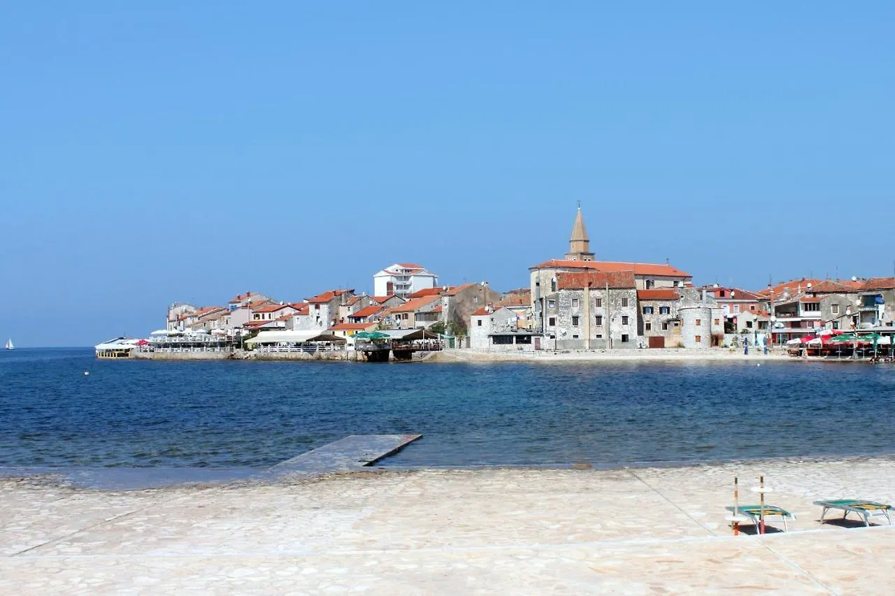 Apartments With A Parking Space Umag - 7171