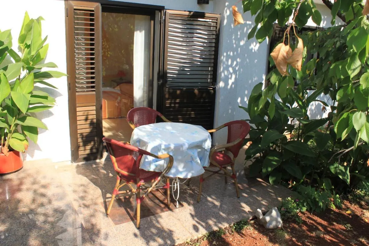 Apartments With A Parking Space Umag - 7171